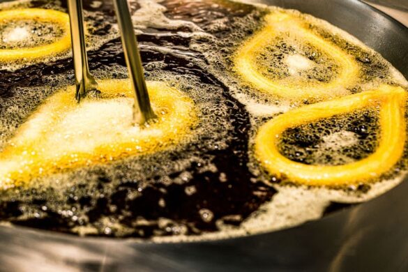 Twist Buckle Churros Specialists Tsim Sha Tsui - SillySuitcase