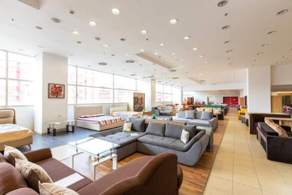 Unirea Shopping Center Bra Ov - SillySuitcase