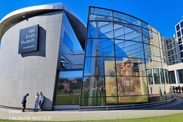 Van Gogh Museum - SillySuitcase