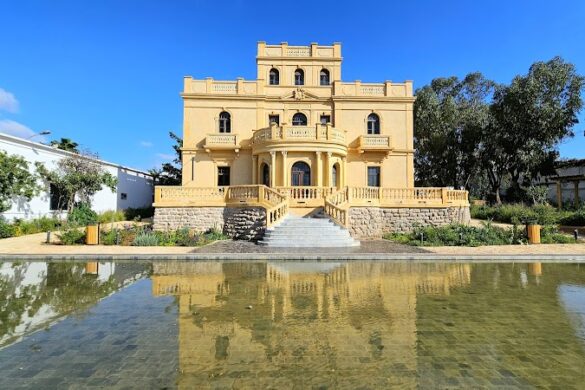 Villa Carl Ficke - SillySuitcase