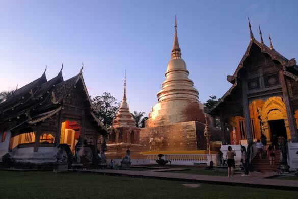 Wat Phra Singh Woramahawihan - SillySuitcase
