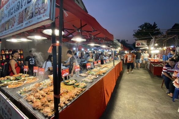 Wua Lai Walking Street Saturday Market - SillySuitcase