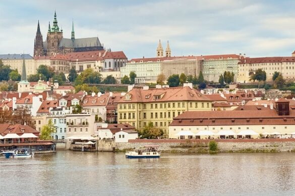 100 Spires City Tours Prague Free Walking Tours - SillySuitcase