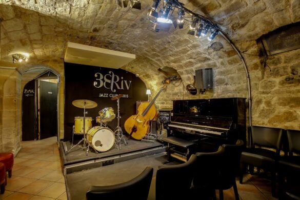 38Riv Jazz Club - SillySuitcase