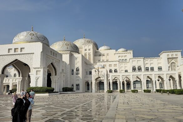 Abu Dhabi City Tour - SillySuitcase
