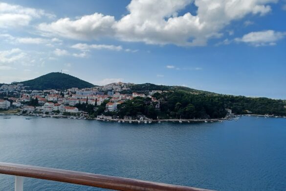 Adriatic Pearl - SillySuitcase