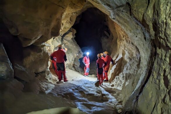 Adventure Caving Bt - SillySuitcase