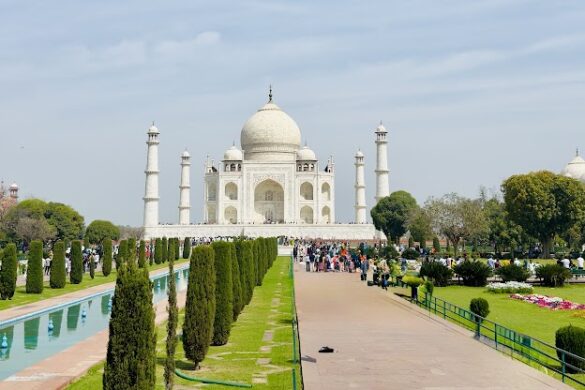 Agra Tour Guide Rihan Khan - SillySuitcase