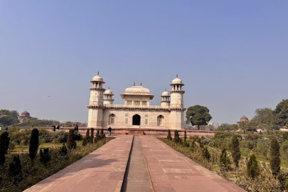 Agra Tuk Tuk Tours By Vicky - SillySuitcase