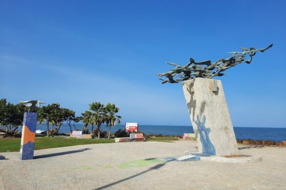 Alcatraces Monument - SillySuitcase