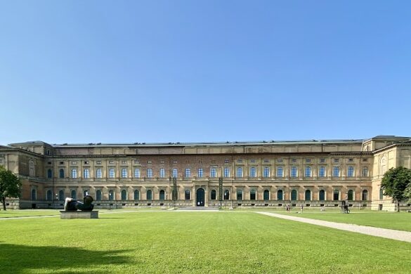 Alte Pinakothek - SillySuitcase