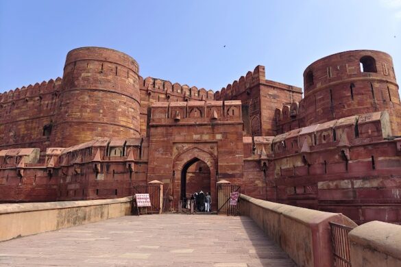 Amar Singh Gate - SillySuitcase
