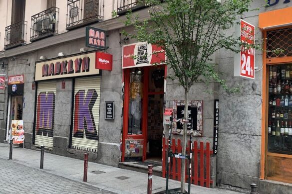 Amor De Barrio - SillySuitcase