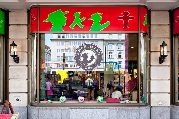Ampelmann Shop Unter Den Linden - SillySuitcase