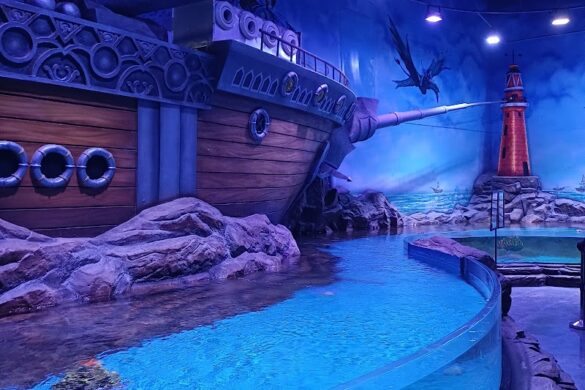 Aquarium Paradise - SillySuitcase