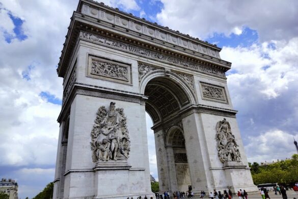 Arc De Triomphe - SillySuitcase