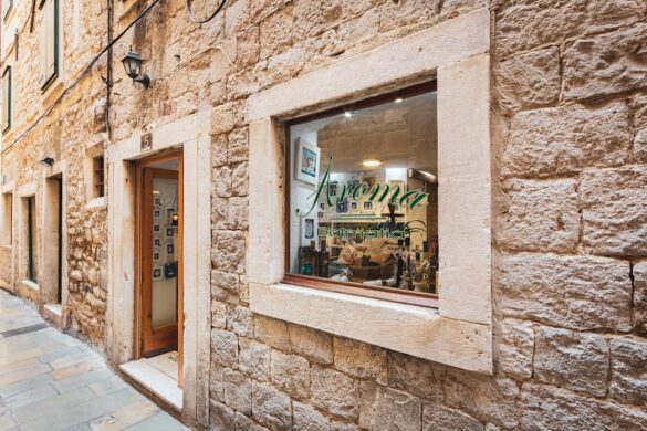 Aroma Dalmatia Suverninica A Roma Dalmatia - SillySuitcase