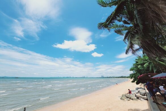 Bang Saray Beach - SillySuitcase