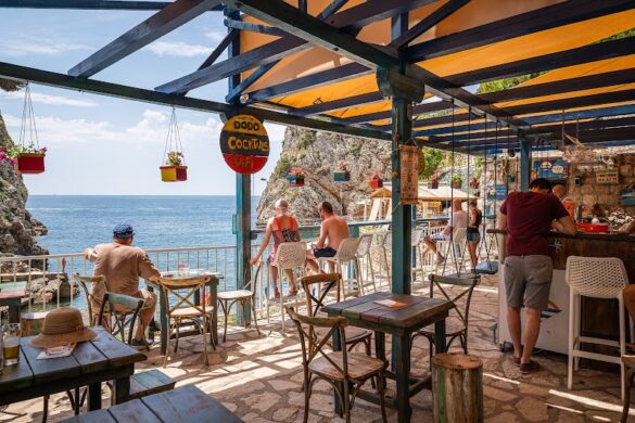 Beach Bar Dodo - SillySuitcase