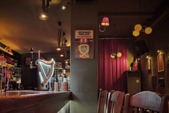 Beatniks Road Bar - SillySuitcase