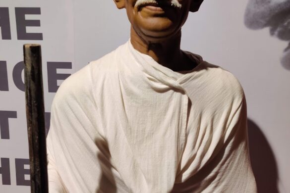 Benz Wax Museum Fish Aquarium - SillySuitcase