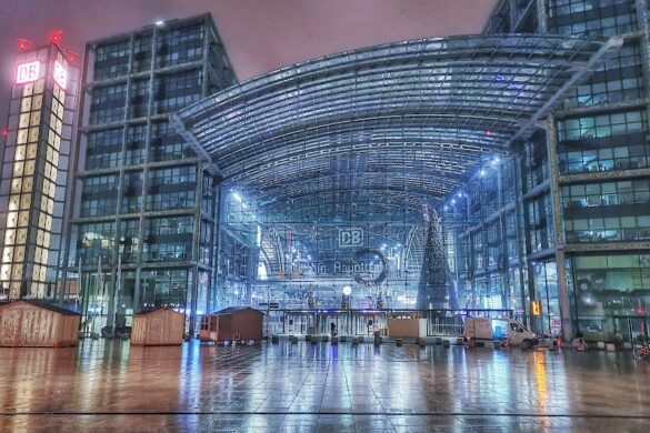 Berlin Central Station - SillySuitcase