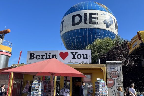 Berlin Loves You - SillySuitcase