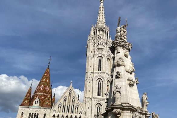Buda Castle Free Walking Tours By Luna Tours - SillySuitcase