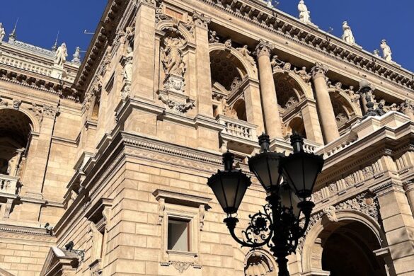 Budapest Free Walking Tour - SillySuitcase