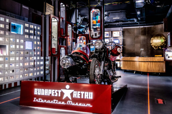 Budapest Retro Lm Nyk Zpont - SillySuitcase