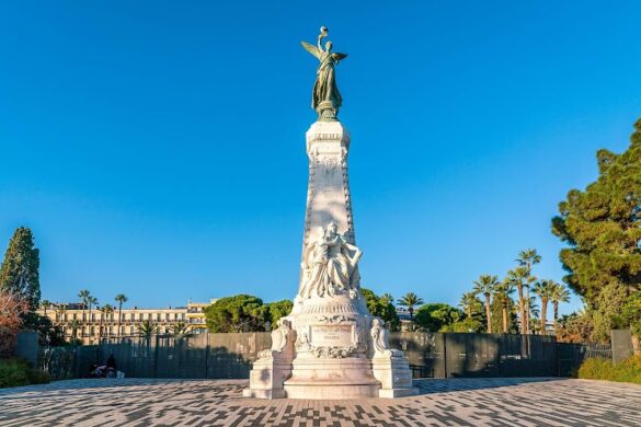 Centenary Monument - SillySuitcase