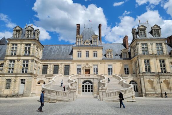 Ch Teau De Fontainebleau - SillySuitcase