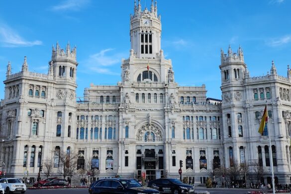 Cibeles Fountain - SillySuitcase