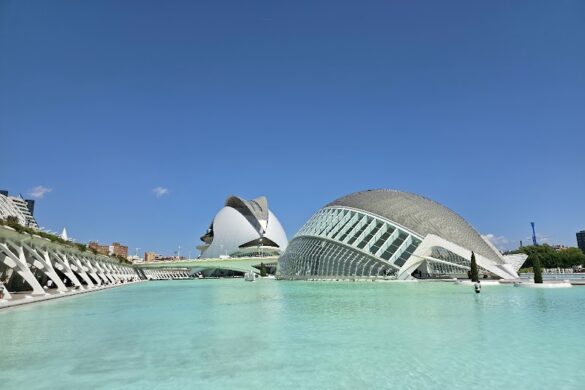 Ciudad De Las Artes Y Las Ciencias - SillySuitcase