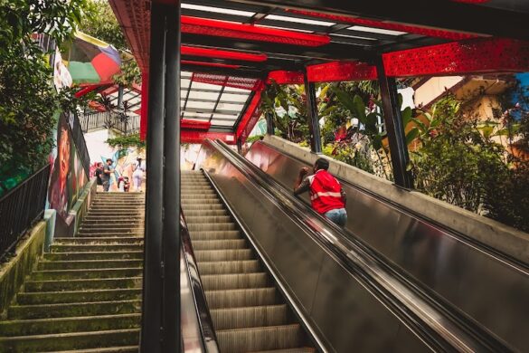 Comuna 13 Tours - SillySuitcase