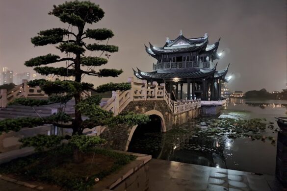 Crowne Plaza Wuxi Lake View - SillySuitcase