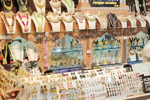Dubai Bazaar - SillySuitcase