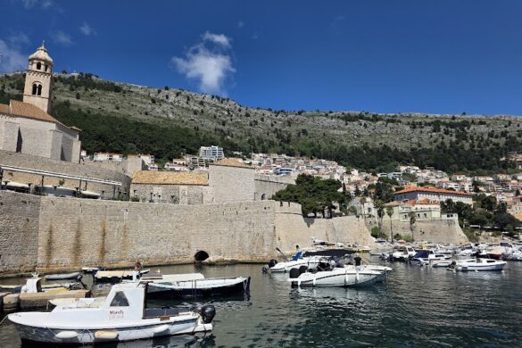 Dubrovnik Local Guides City Walls Walking Tour - SillySuitcase