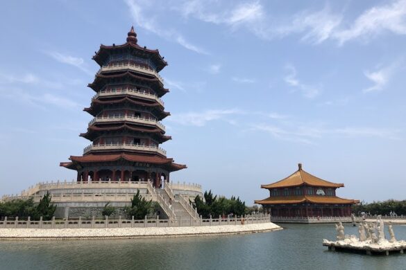 Eight Immortals Crossing The Sea - SillySuitcase
