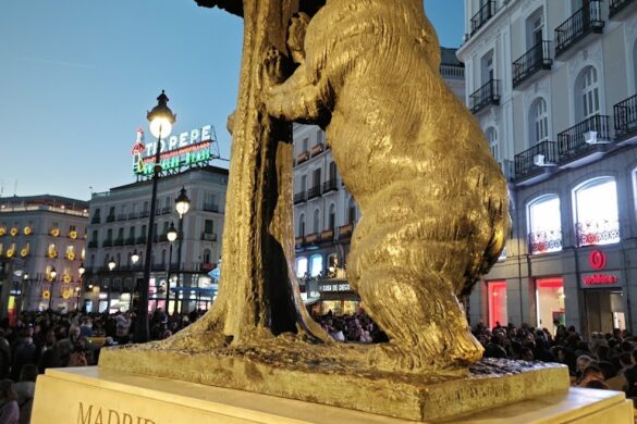 El Oso Y El Madro O - SillySuitcase