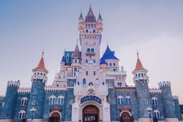 Fangte Dreams Kingdom Oriental Fantasy Paradise - SillySuitcase
