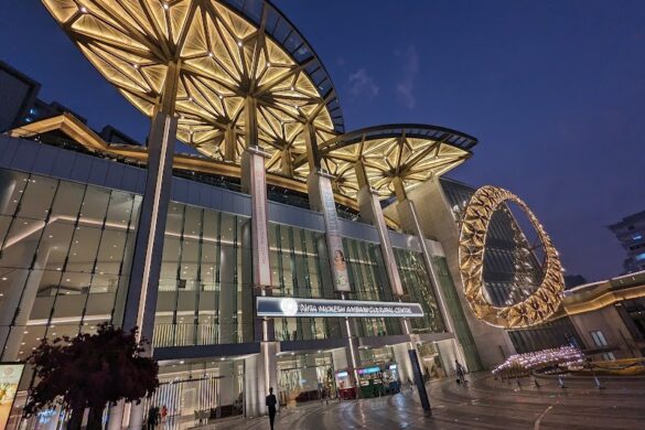 Fountain Of Joy Dhirubhai Ambani Square - SillySuitcase
