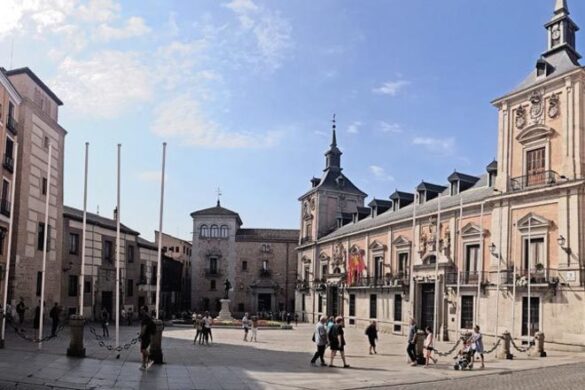 Free Tour Madrid - SillySuitcase