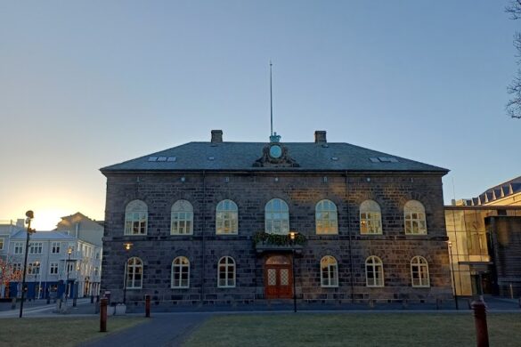 Free Walking Tour Reykjavik Citywalk - SillySuitcase