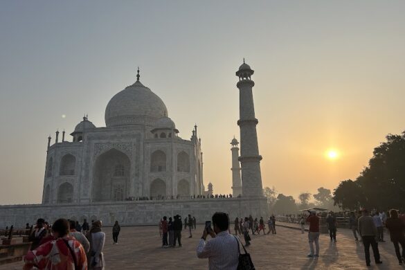 Guide India Tours - SillySuitcase