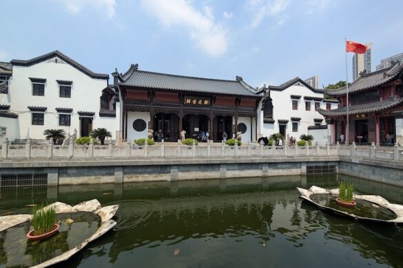 Guiyuan Temple - SillySuitcase