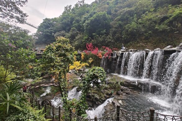 Gulong Gorge Qingyuan - SillySuitcase