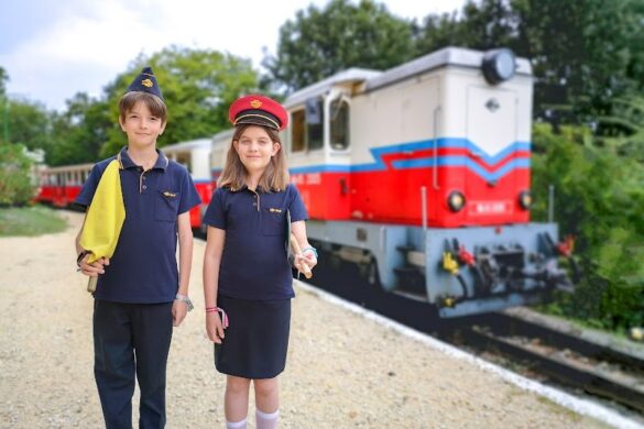 H V Sv Lgy Children S Railway - SillySuitcase