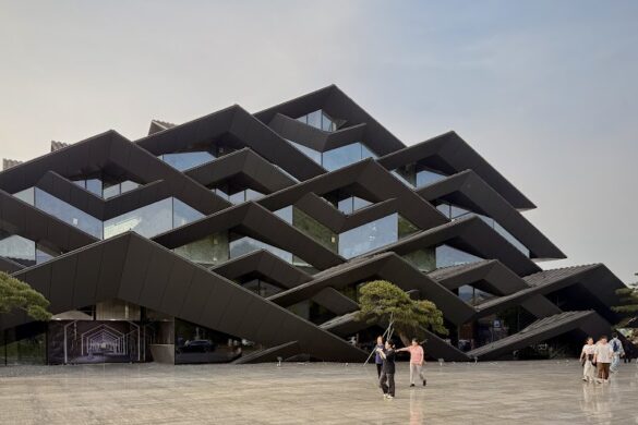 Hanling Art Museum - SillySuitcase