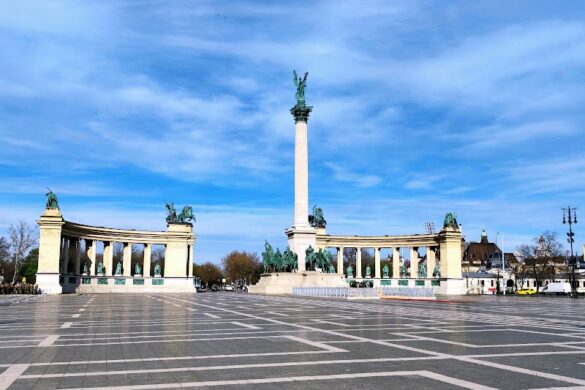 Heroes Square - SillySuitcase